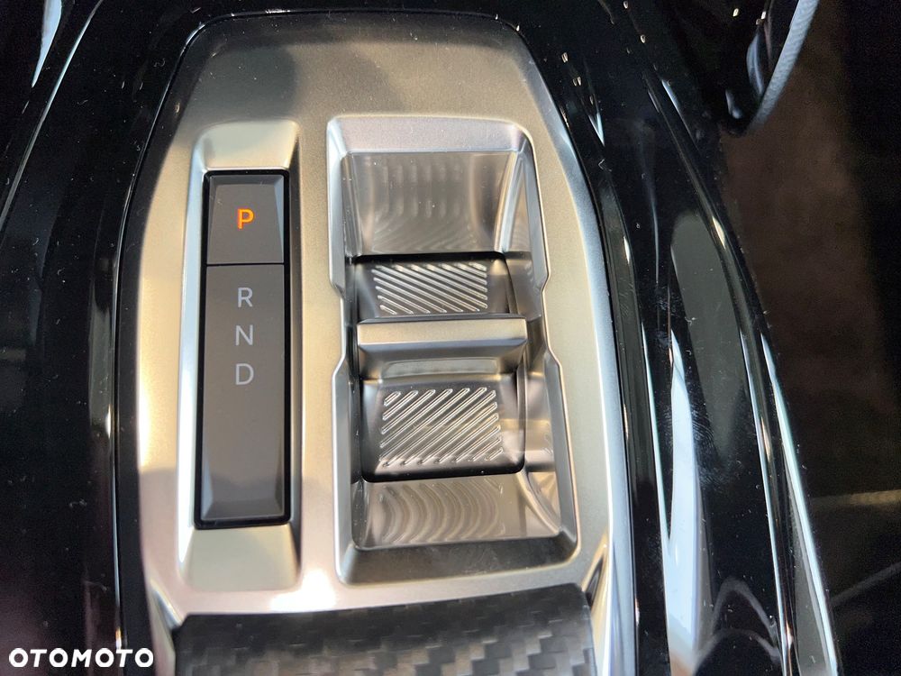 Peugeot 2008 PureTech mHEV GT Exclusive e-DCS6 - 18