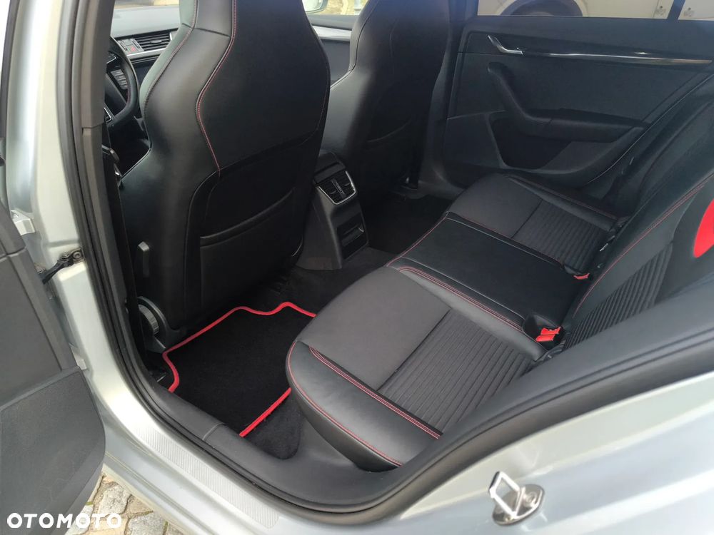 Skoda Octavia 2.0 TSI RS - 6