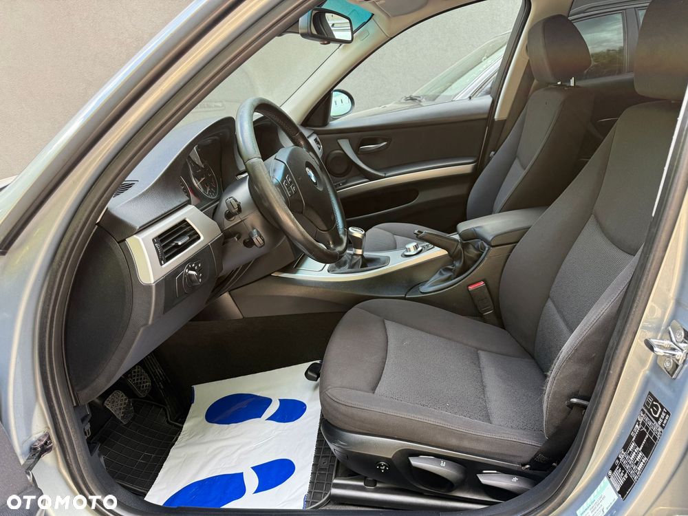 BMW Seria 3 318i - 19