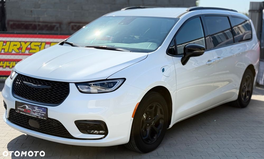 Chrysler Pacifica - 8