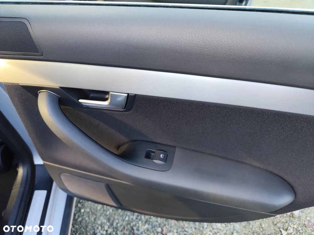 Audi A4 Limousine 2.0 T FSI multitronic - 30