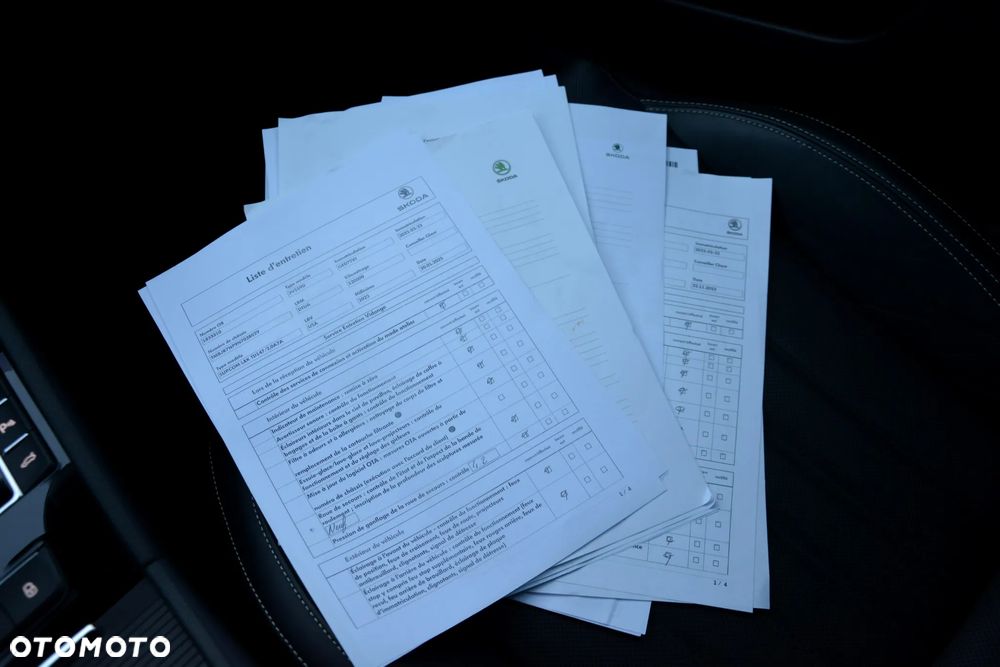 Skoda Superb 2.0 TDI DSG L&K - 37