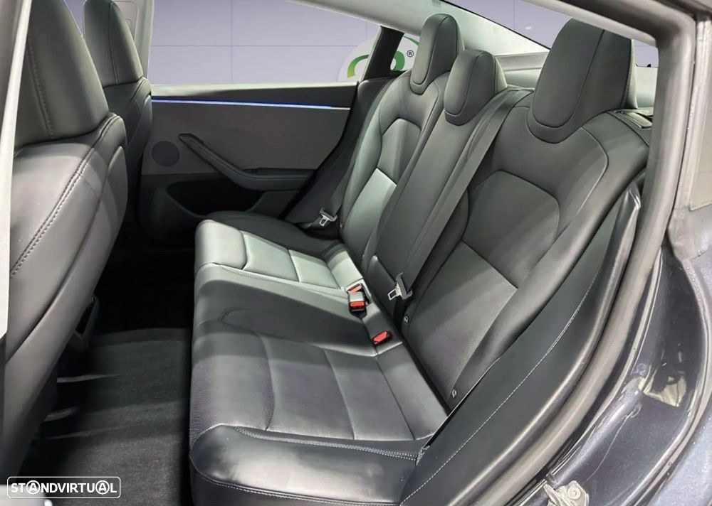 Tesla Model 3 - 7