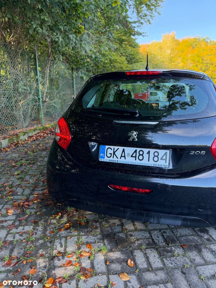 Peugeot 208 2014 photo 3