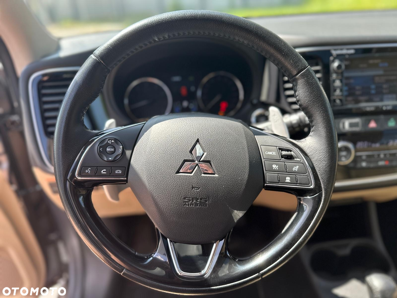 Mitsubishi Outlander 2.0 Intense + Navi 4WD CVT - 19