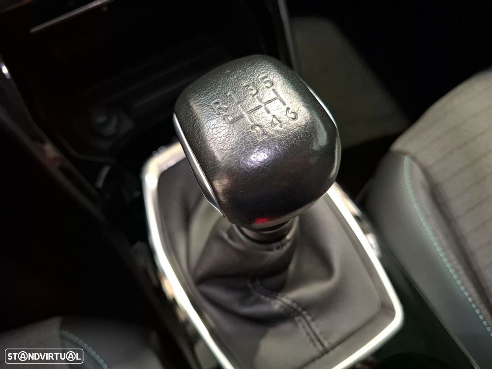 Peugeot 2008 1.2 PureTech Allure Pack - 19