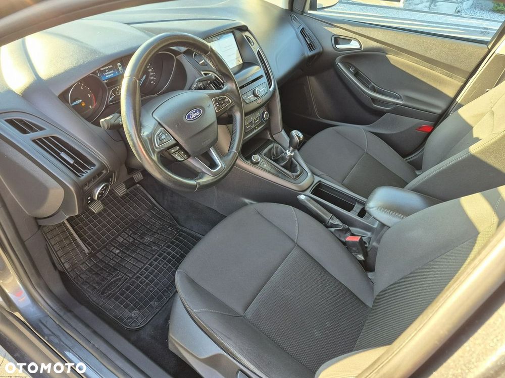 Ford Focus - 10