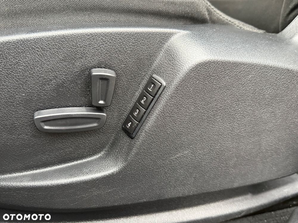 Ford S-Max 2.0 TDCi DPF Titanium - 12