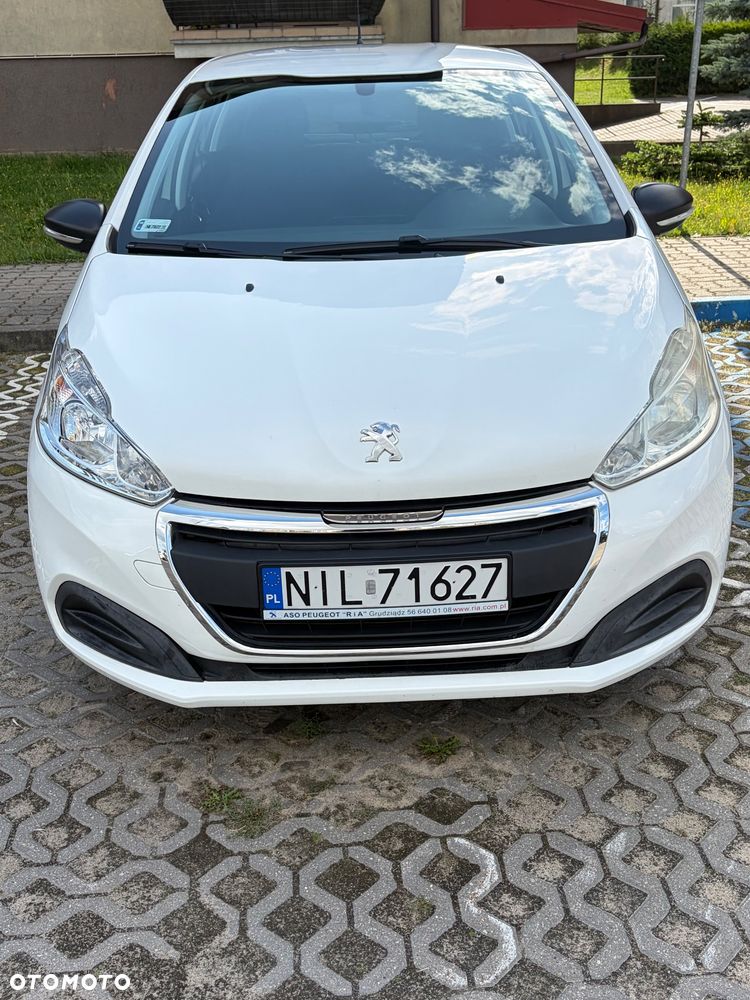 Peugeot 208 - 1