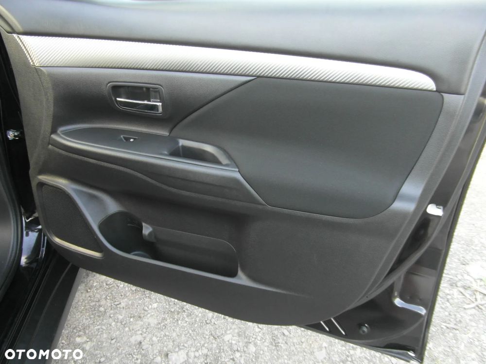 Mitsubishi Outlander 2.0 City Style 2WD - 29