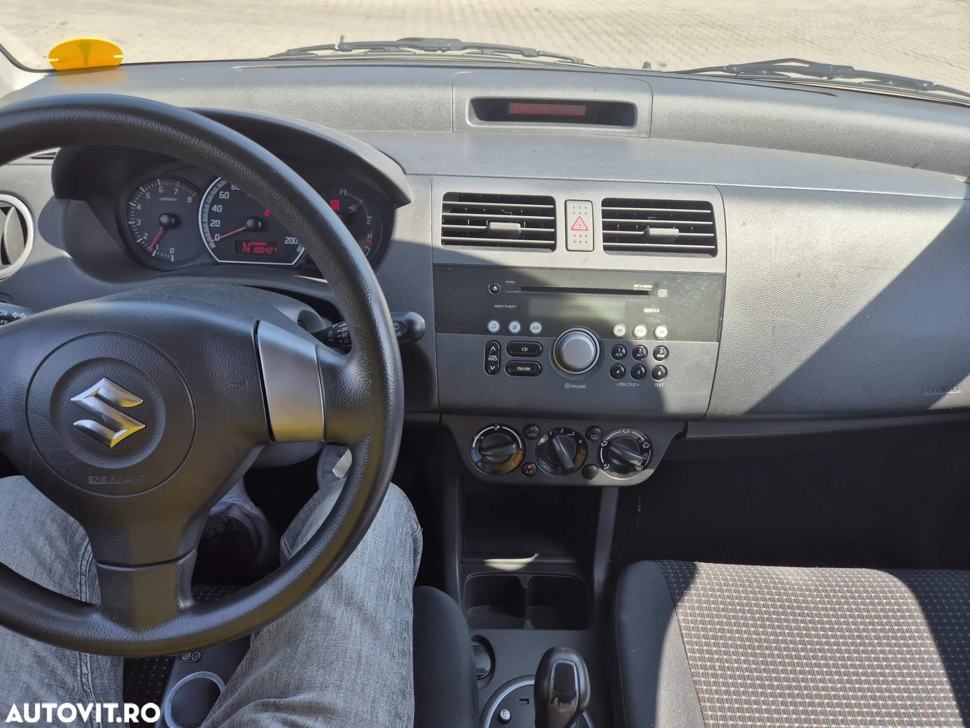 Suzuki Swift - 4