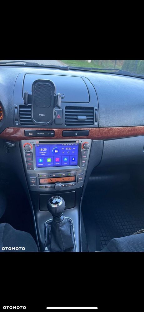 Toyota Avensis 2.2 D-4D Prestige Gold - 2