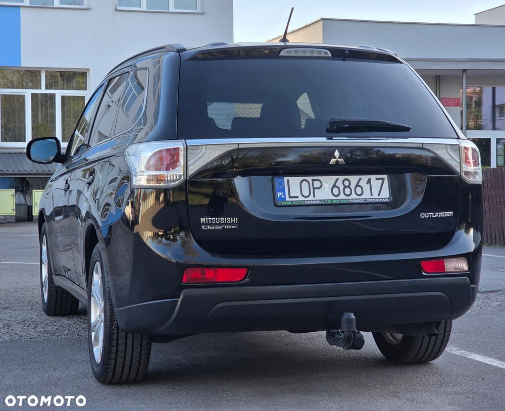 Mitsubishi Outlander 2.0 Intense + - 10