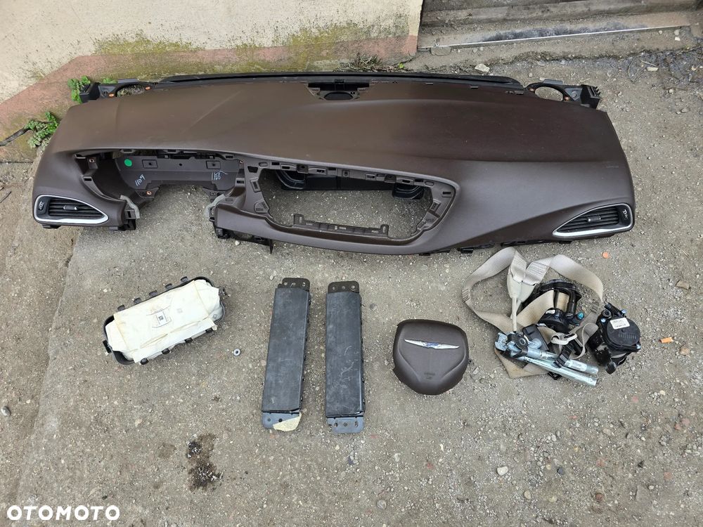 CHRYSLER PACIFICA DESKA KONSOLA AIRBAG PASY Brązowa - 1