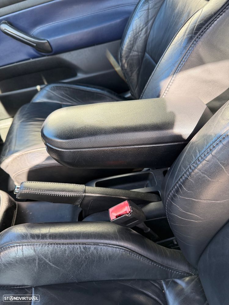 VW Golf 1.9 TDi Highline - 8