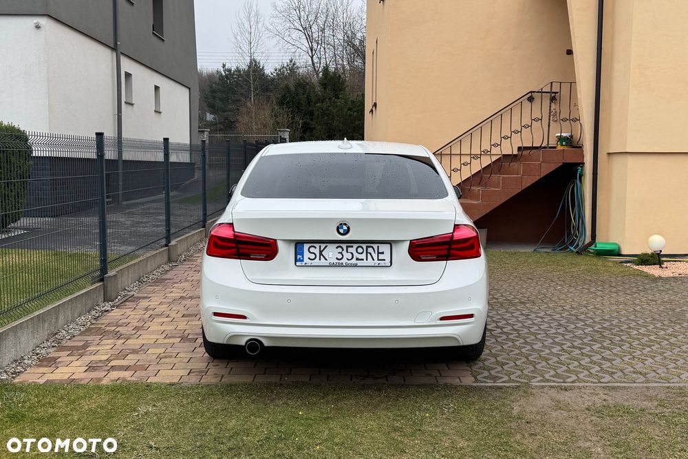 BMW Seria 3 318d Sport Line - 6