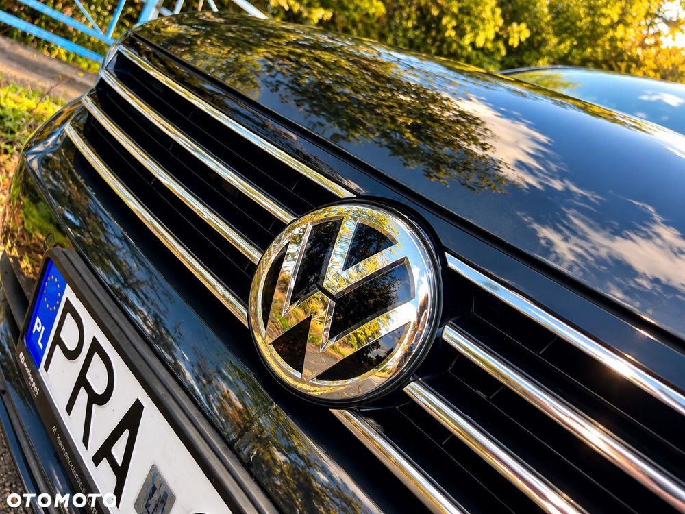 Volkswagen Passat - 16