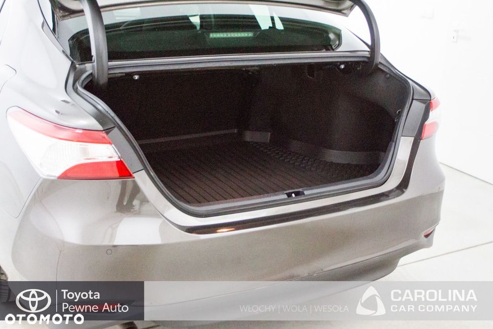 Toyota Camry - 16