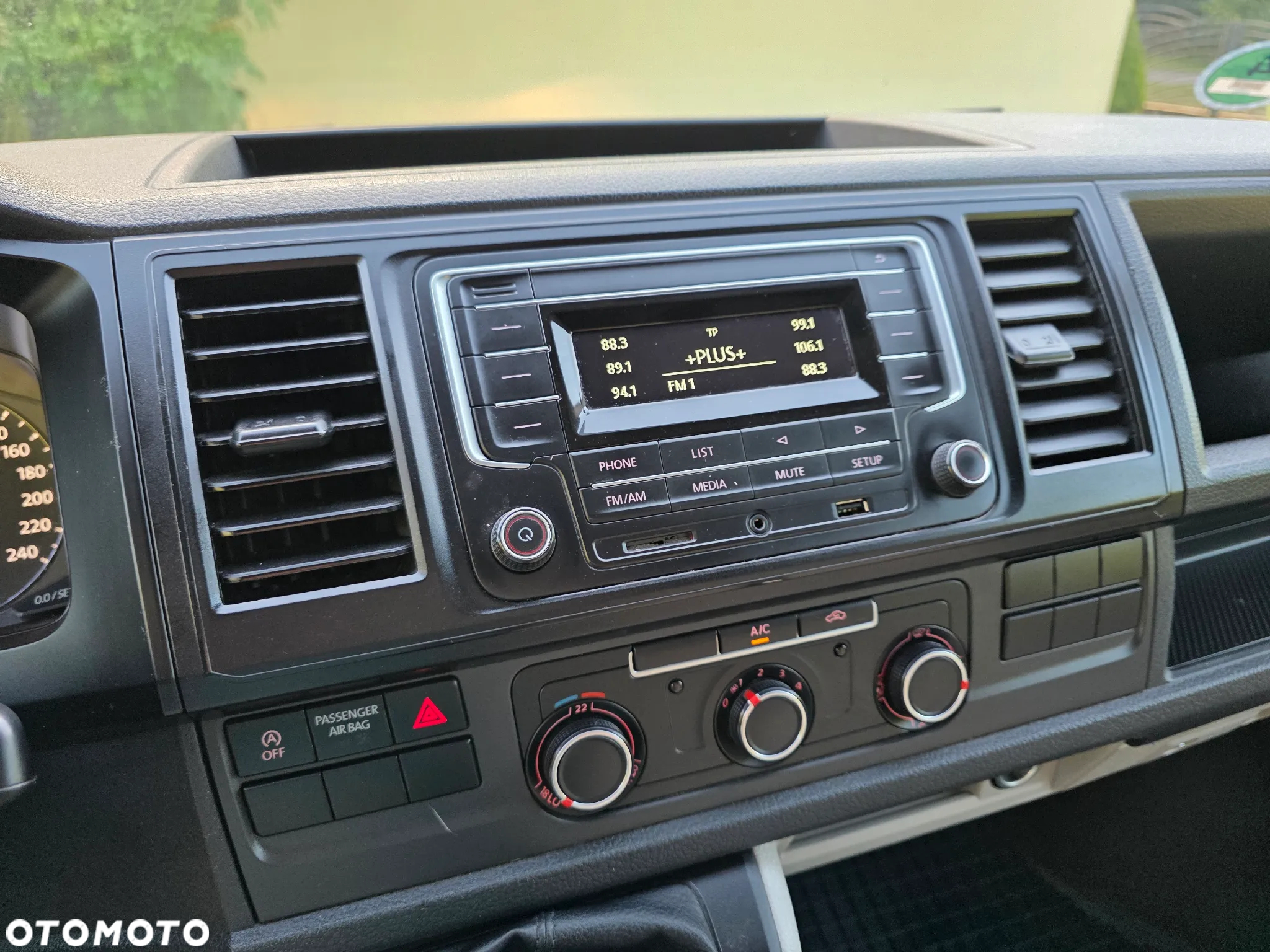 Volkswagen Transporter Long L2H1 - 19