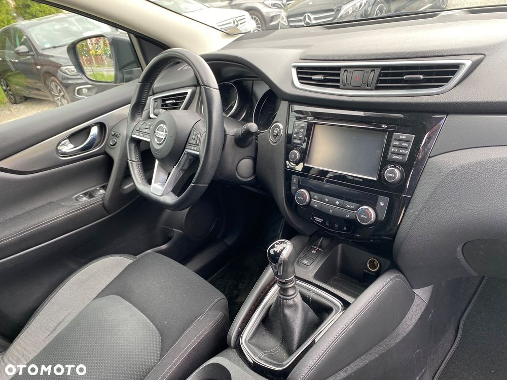 Nissan Qashqai 1.6 DIG-T N-Connecta - 24
