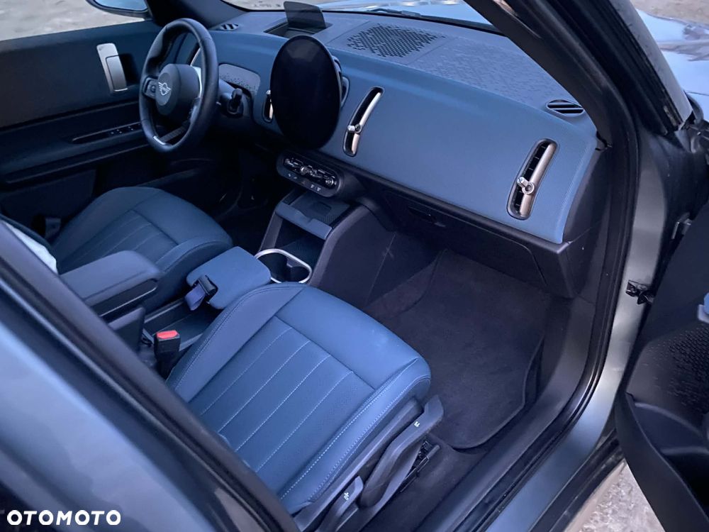 MINI Countryman E Essential Trim - 9