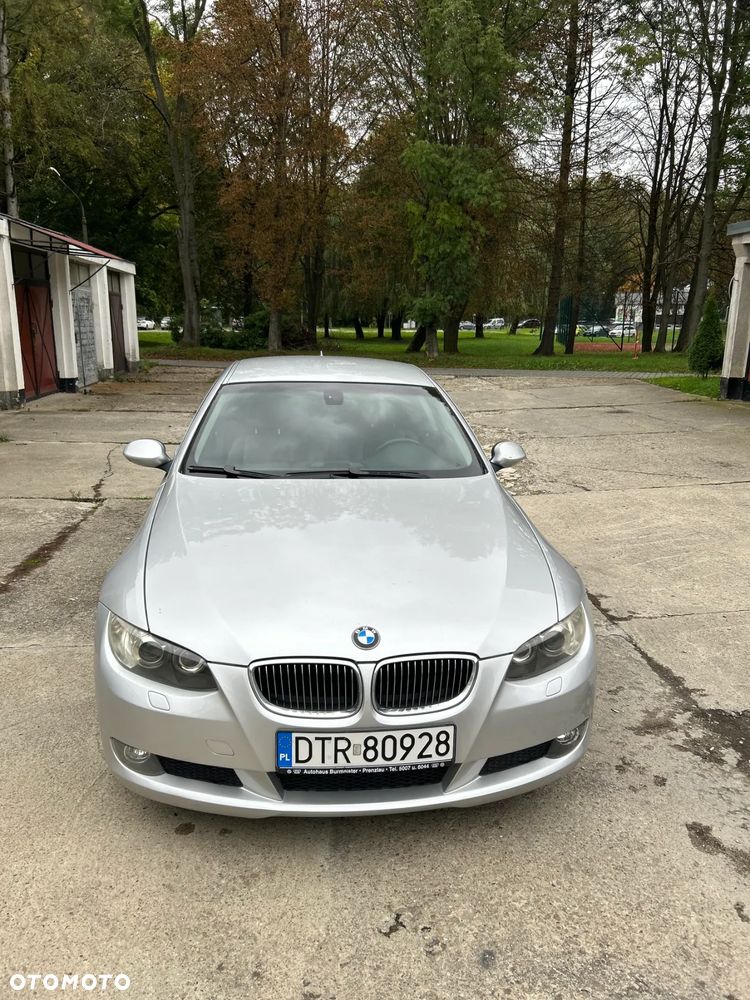 BMW Seria 3 330i Coupe - 18