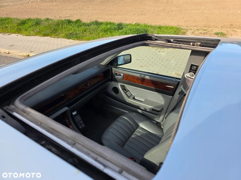 Jaguar XJ - 22