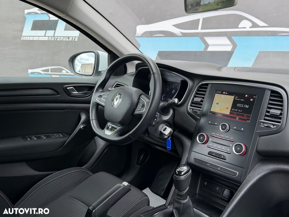 Renault Megane TCe 115 GPF LIFE - 8