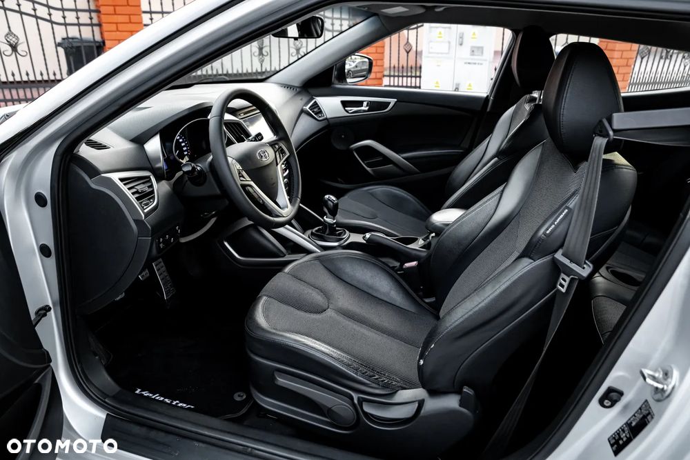 Hyundai Veloster 1.6 Premium - 18