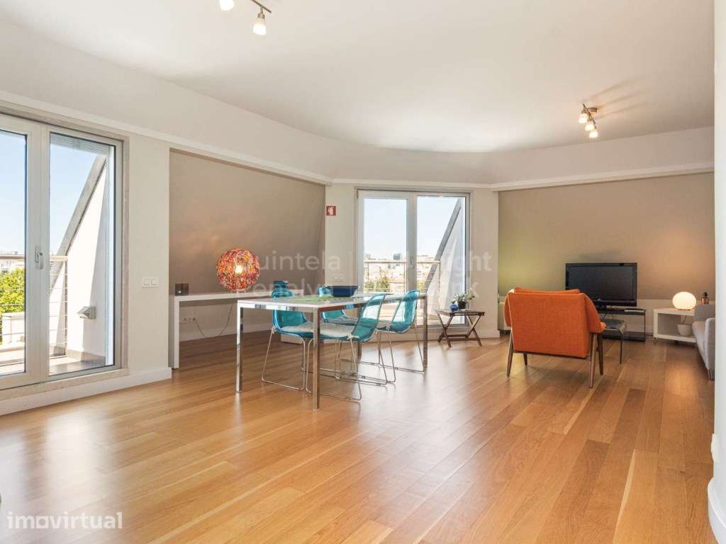Apartamento T2 mobilado para arrendamento nas Avenidas Novas - Grande imagem: 2/47