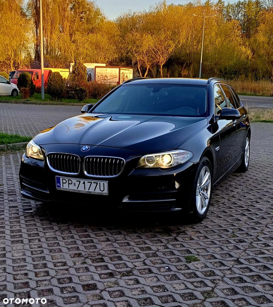 BMW Seria 5 520d xDrive Luxury Line - 2