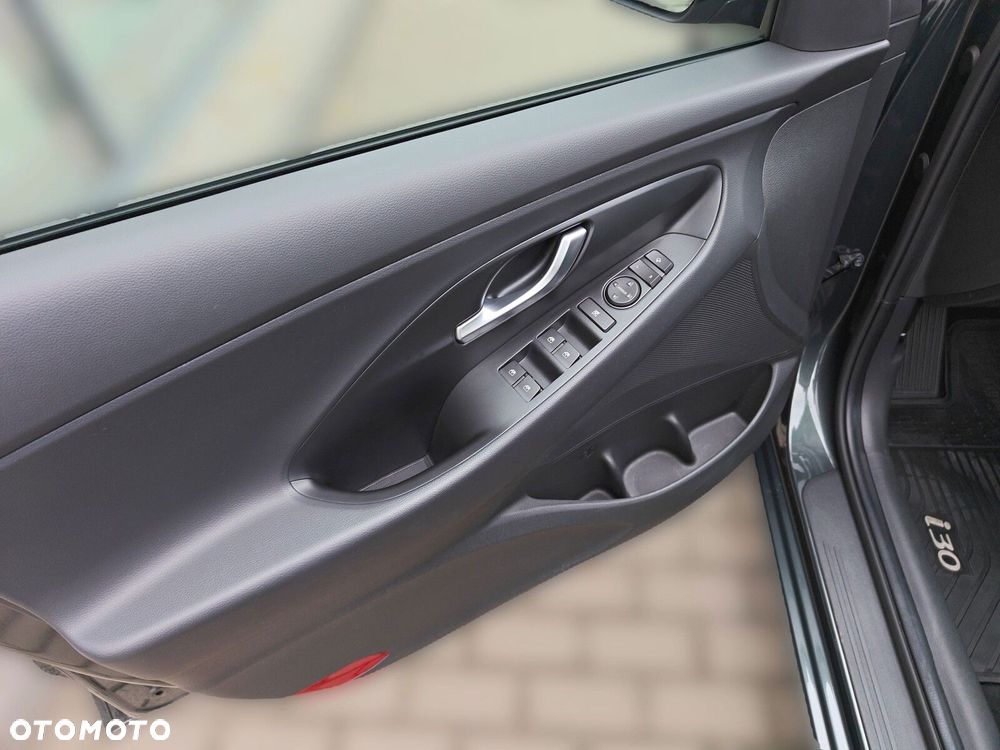 Hyundai i30 1.6 T-GDI Modern DCT - 11