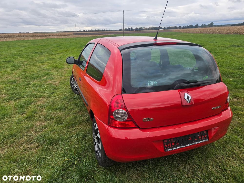 Renault Clio 1.2 16V Campus - 7