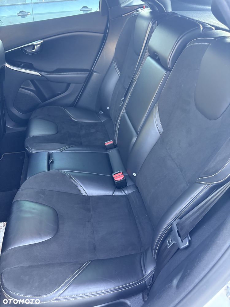 Volvo V40 D2 Drive-E R-Design Kinetic - 4