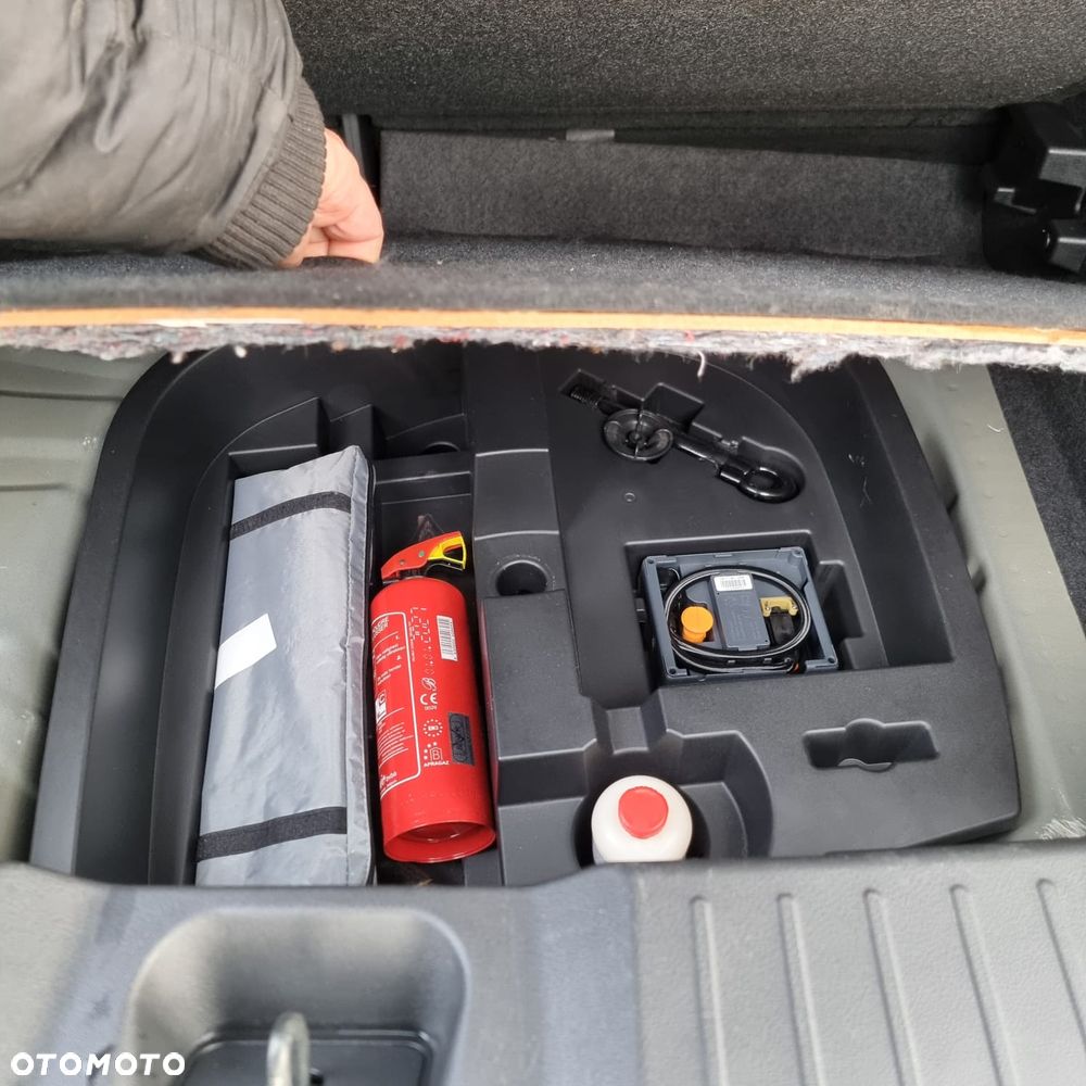 Nissan Juke 1.0 DIG-T Tekna DCT - 32