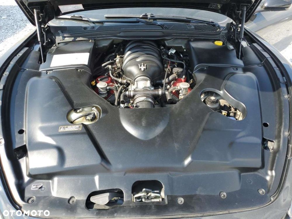 Maserati GranTurismo - 12