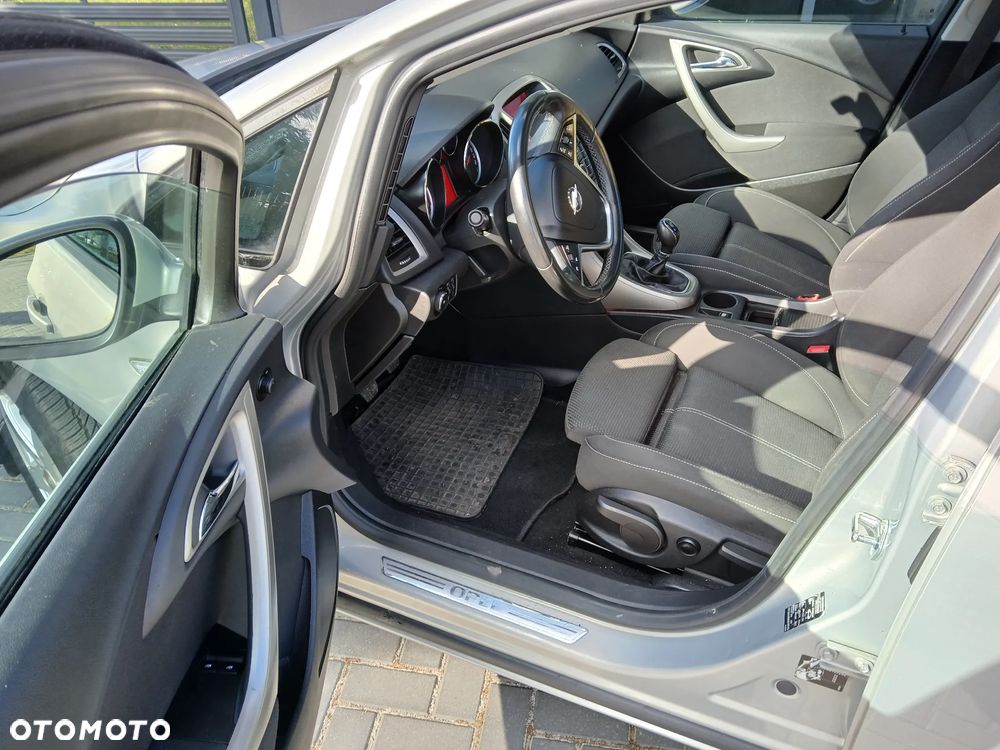 Opel Astra 1.4 ecoFLEX - 10