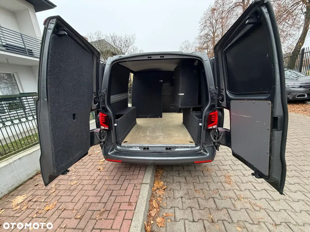 Volkswagen Transporter - 11