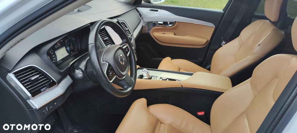 Volvo XC 90 T8 AWD Plug-In Hybrid Momentum 7os - 18