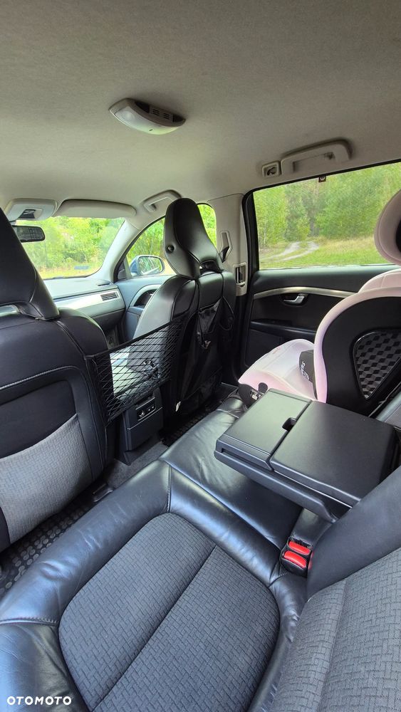 Volvo V70 2.4D Momentum - 6
