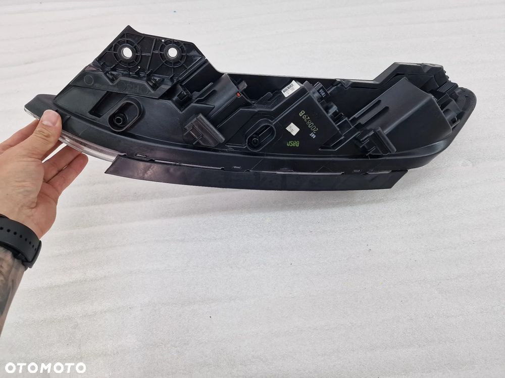 HYUNDAI KONA 17- PRAWA LAMPA PRZEDNIA PRZÓD LED / DRL , NR 92208-J9000 , NR AUKCJI LA643 - 17