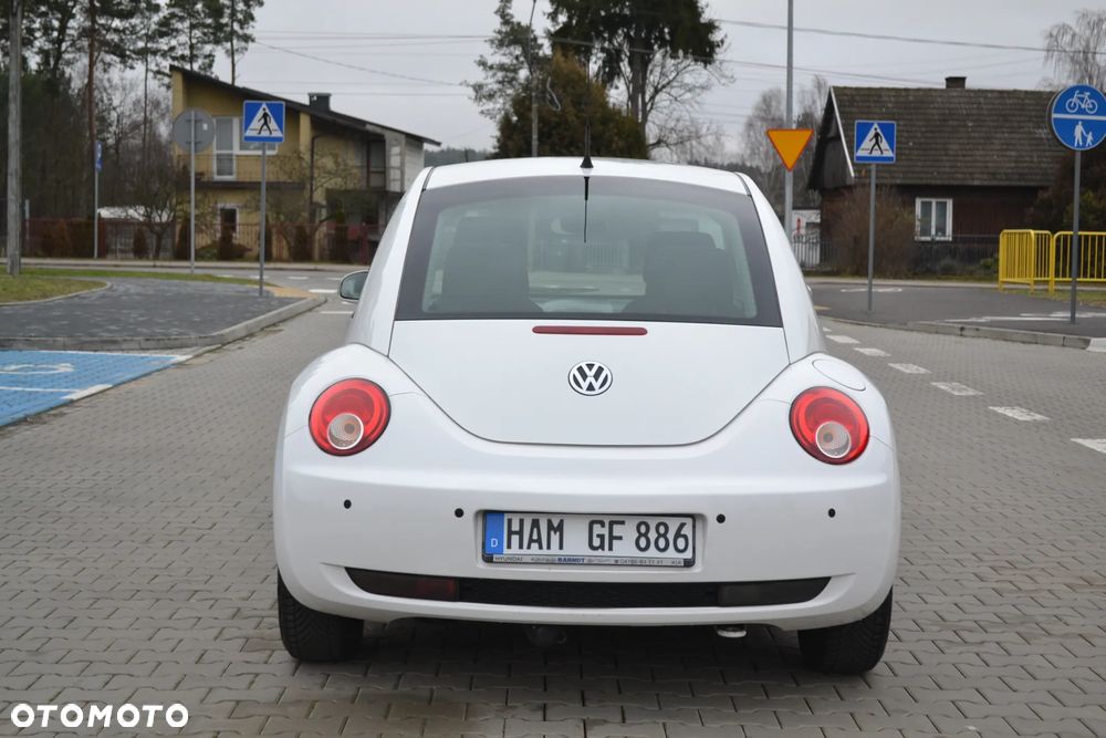 Volkswagen New Beetle - 17