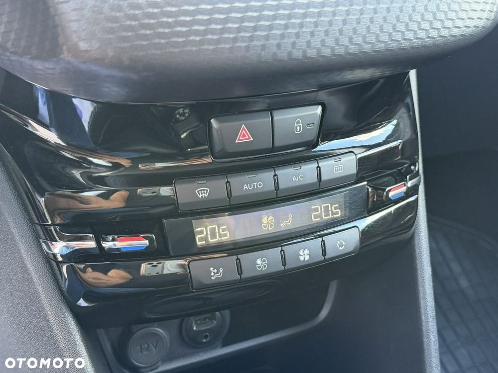 Peugeot 2008 - 26