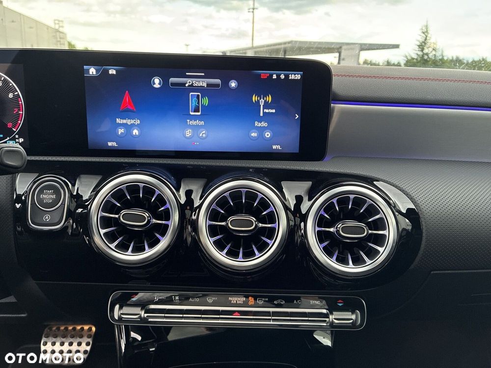 Mercedes-Benz CLA 200 AMG Line 7G-DCT - 17