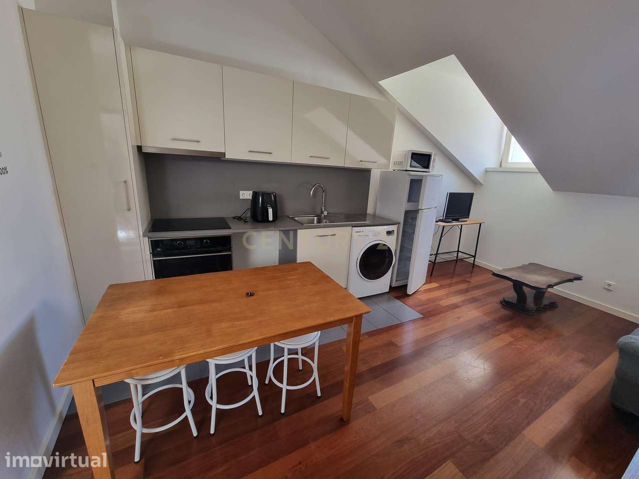 Apartamento T1 para arrendamento na Baixa de Coimbra - Grande imagem: 4/9