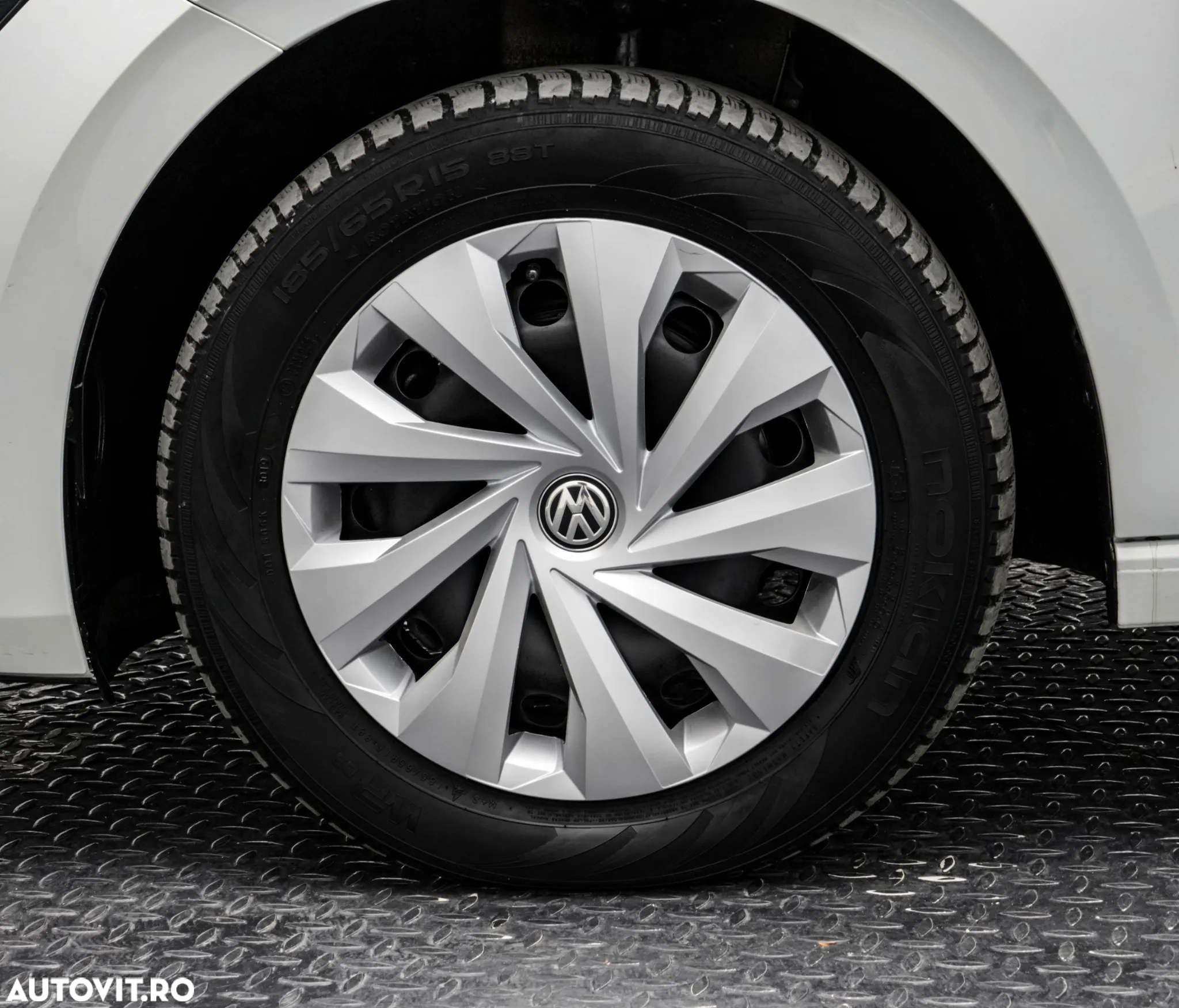 Volkswagen Polo 1.6 TDI DSG Highline - 21