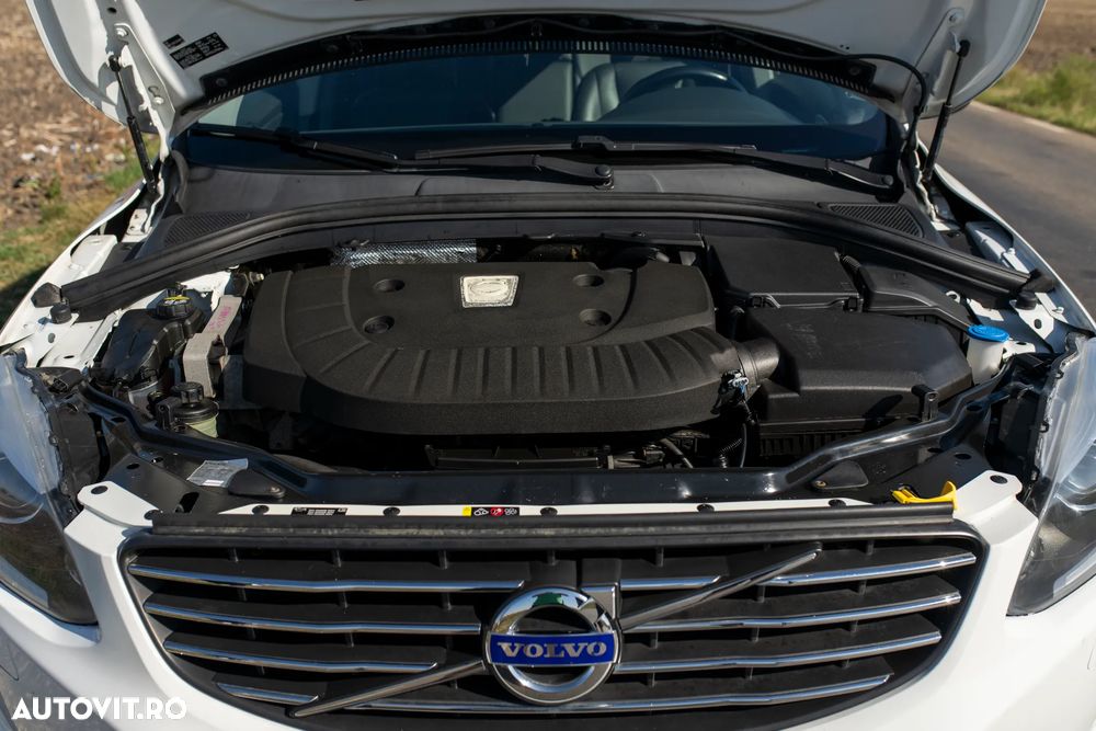 Volvo XC 60 D4 AWD Geartronic Momentum - 2
