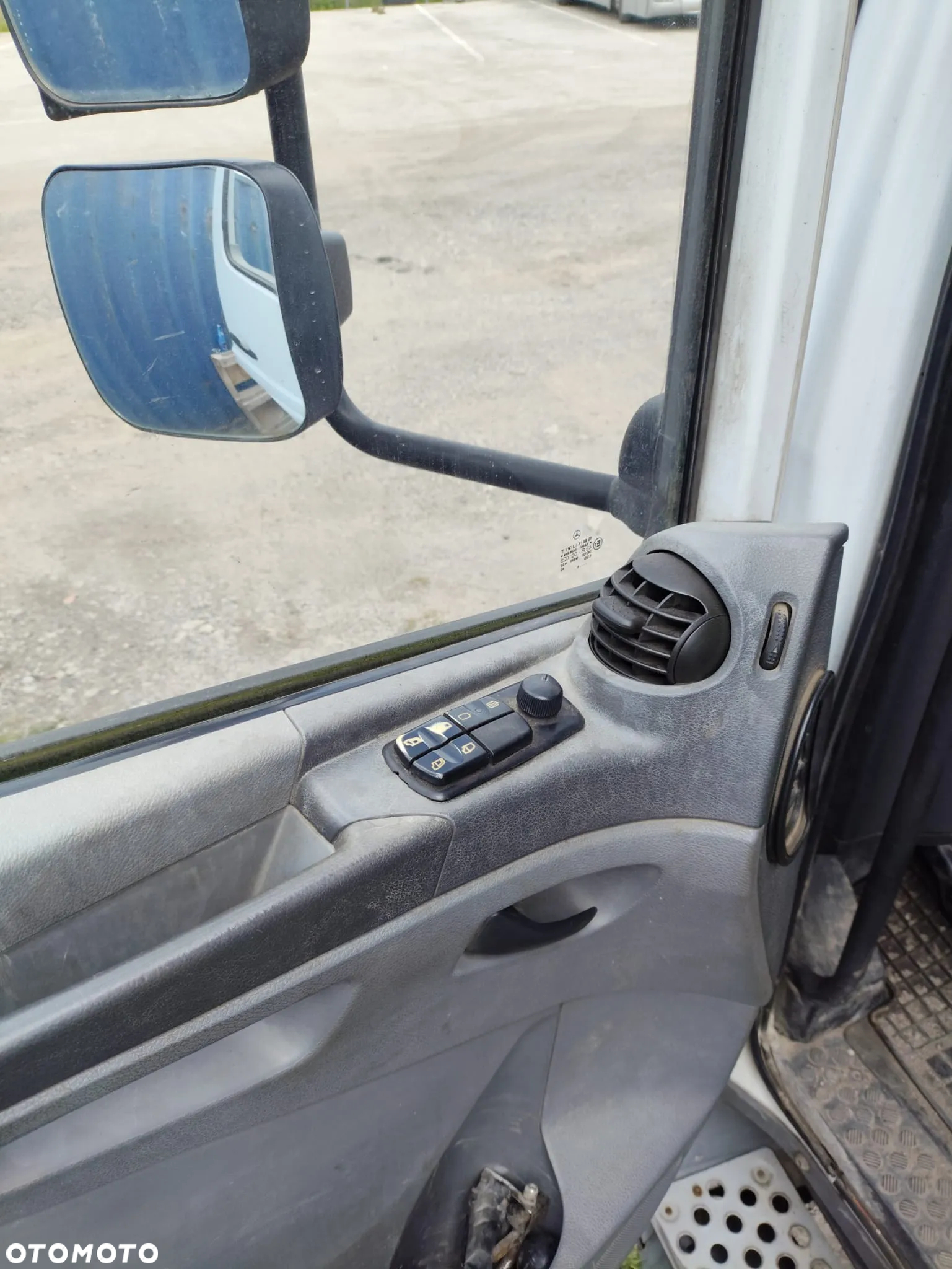 Mercedes-Benz ATEGO 1318 Skrzynia + HDS HIAB 081 A - 21