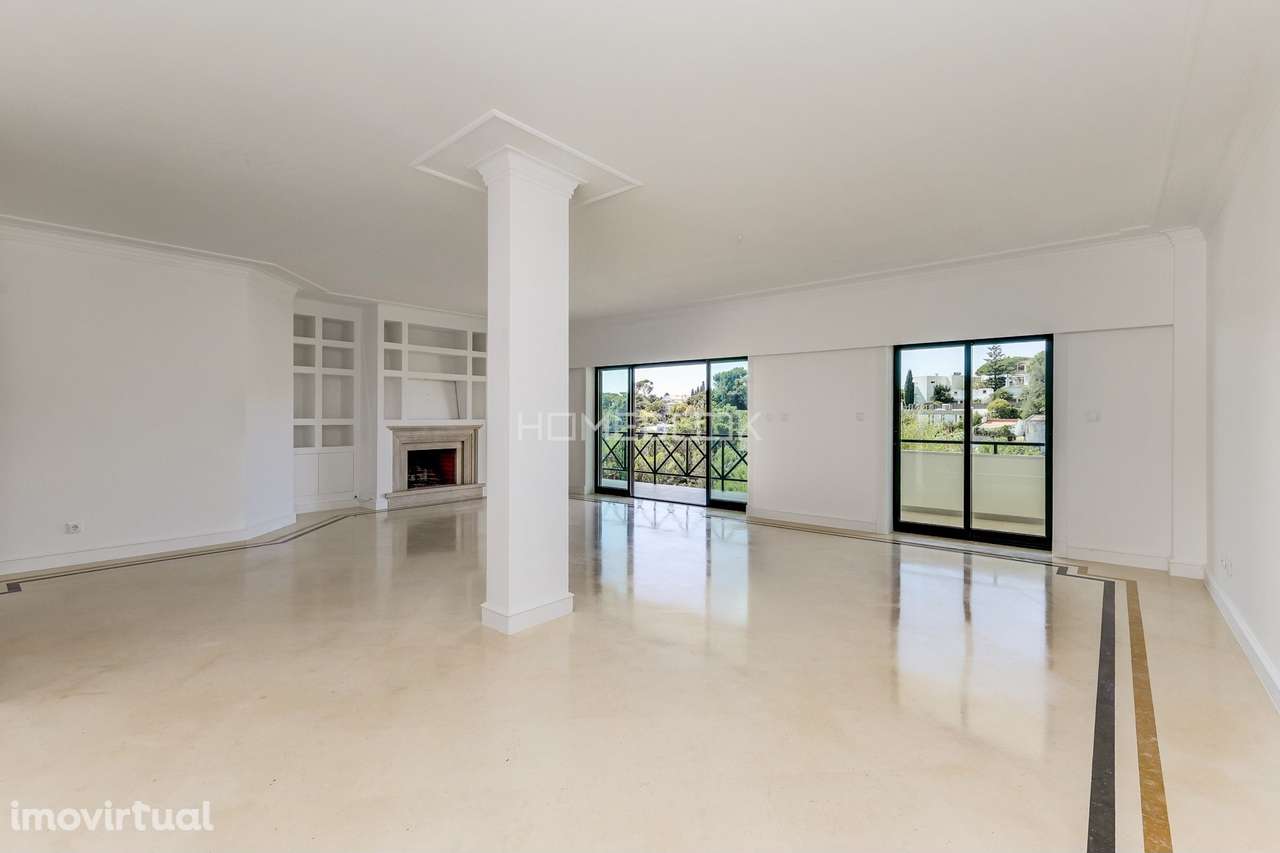 Duplex T3 com Zona Social no Piso Superior e Vista Mar | Monte Estoril - Grande imagem: 4/42