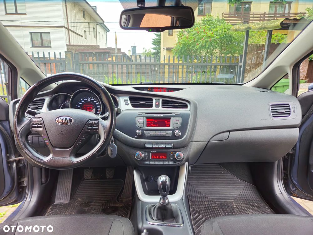 Kia Ceed 1.6 GDI L - 23